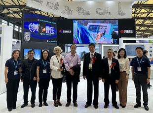 中國液壓氣動(dòng)密封件工業(yè)協(xié)會(huì)理事長杜旭東一行蒞臨華德液壓展位參觀調(diào)研